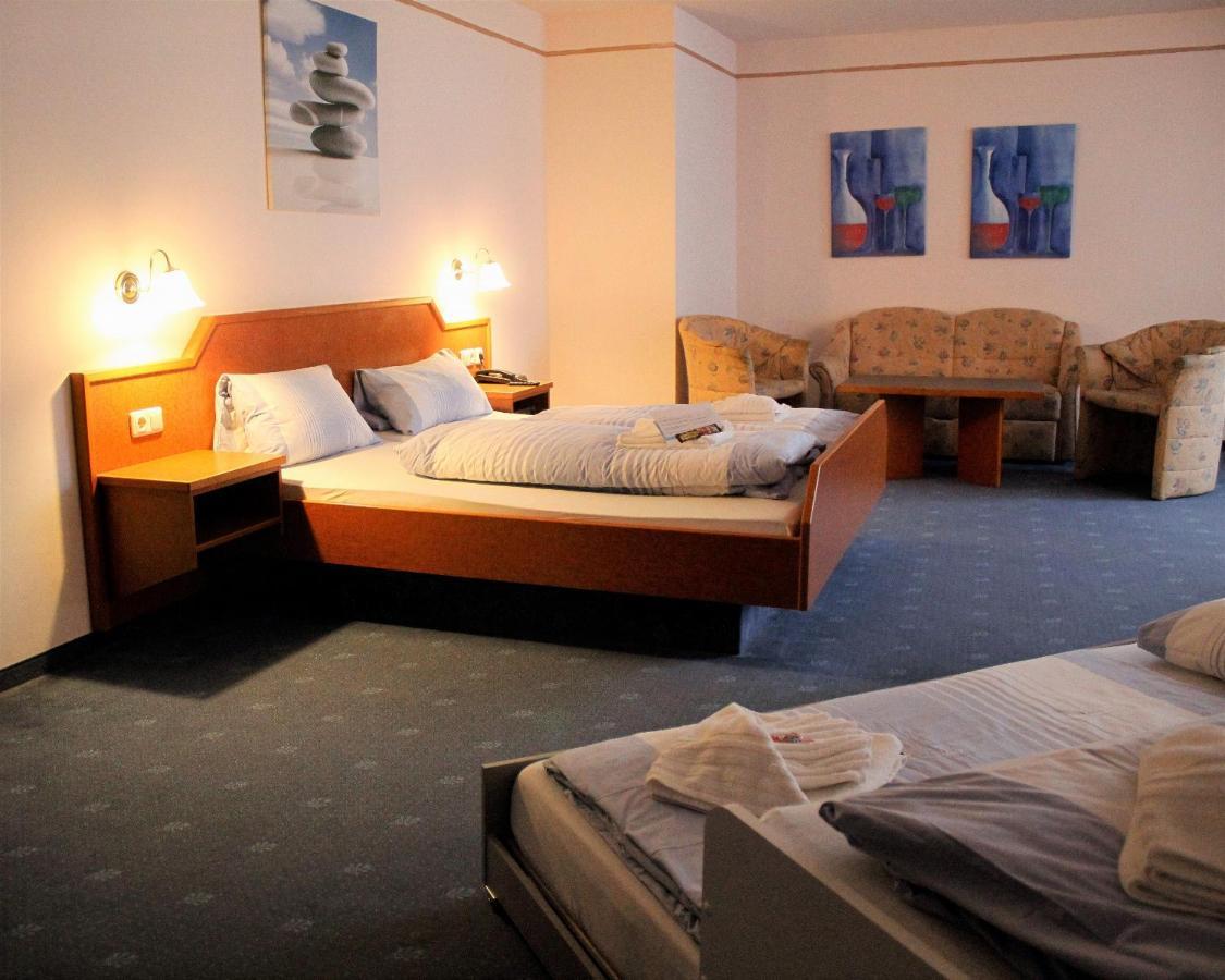 Waldhotel Feldbachtal Neuhaus am Rennweg Ngoại thất bức ảnh